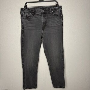 American Eagle women’s Black straight leg Jeans- 16